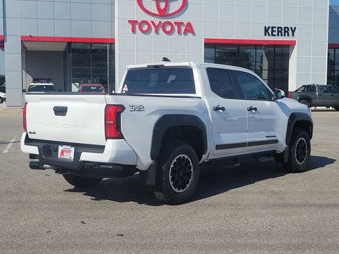 New 2026 Toyota Tacoma TRD Off-Road AWD/4WD image 4