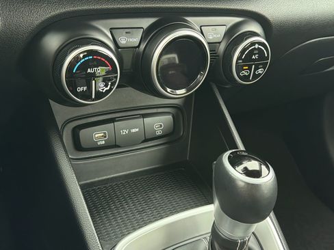 Certified 2024 Hyundai Venue SEL FWD image 19