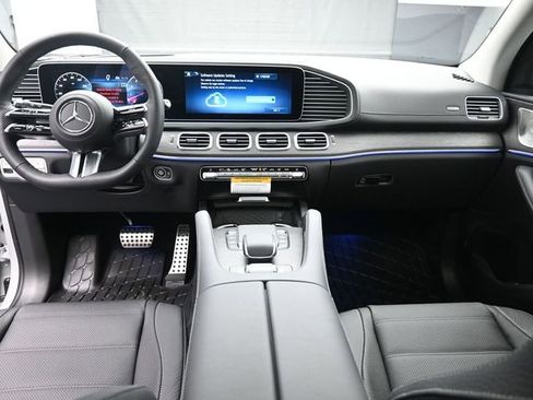 New 2026 Mercedes-Benz GLS 450 4MATIC image 9