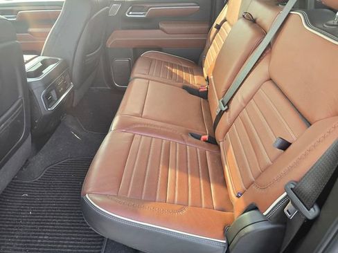 Used 2024 GMC Sierra 2500 Denali Ultimate image 11