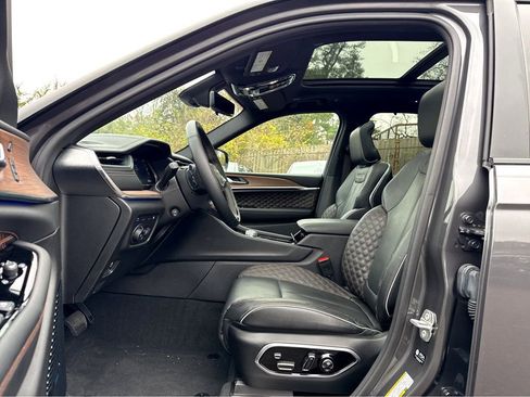 Certified 2022 Jeep Grand Cherokee Summit w/ Advanced Protech Group IV image 11