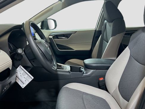 New 2025 Toyota RAV4 XLE image 19