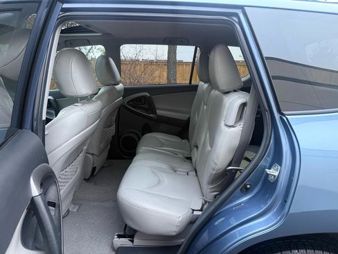 Used 2012 Toyota RAV4 FWD w/ Upgrade Value Pkg image 17