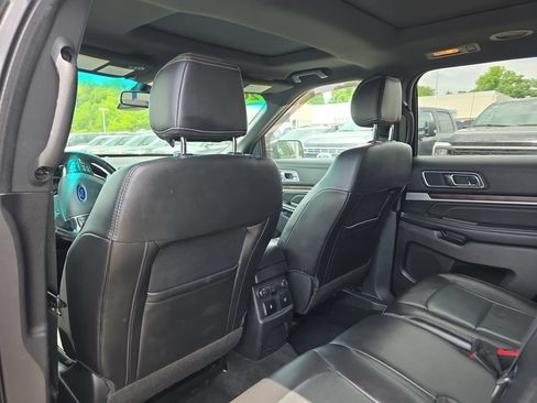 Used 2017 Ford Explorer Limited w/ Equipment Group 301A AWD/4WD image 17