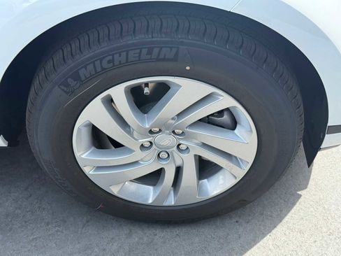 New 2026 Land Rover Range Rover Evoque S image 9