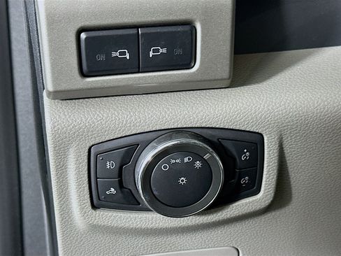Used 2015 Ford F150 Lariat w/ Equipment Group 501A Mid AWD/4WD image 17