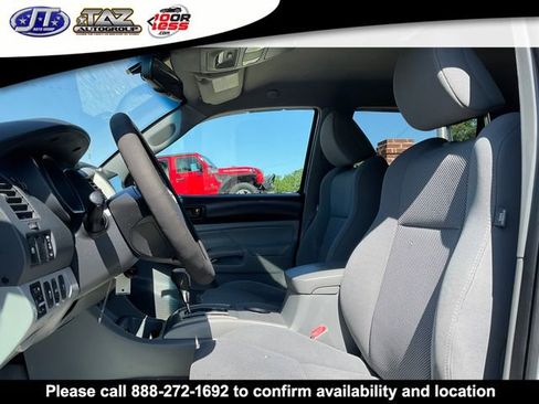 Used 2010 Toyota Tacoma PreRunner image 10