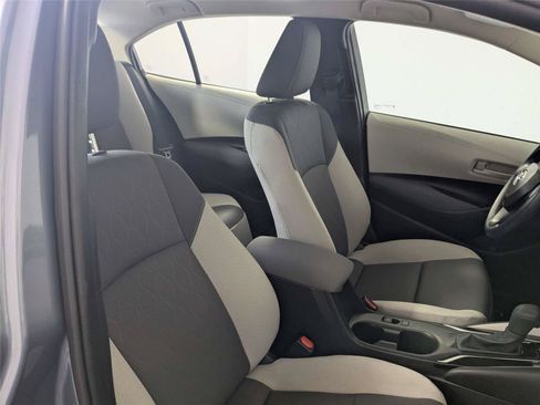 Used 2025 Toyota Corolla LE FWD image 32