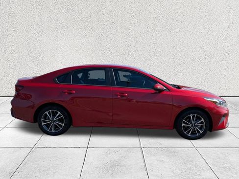 Used 2023 Kia Forte LXS w/ LXS Technology Package FWD image 2