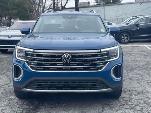 New 2025 Volkswagen Atlas SE image 2
