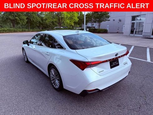 Used 2022 Toyota Avalon Limited w/ Advanced Safety Package FWD image 6