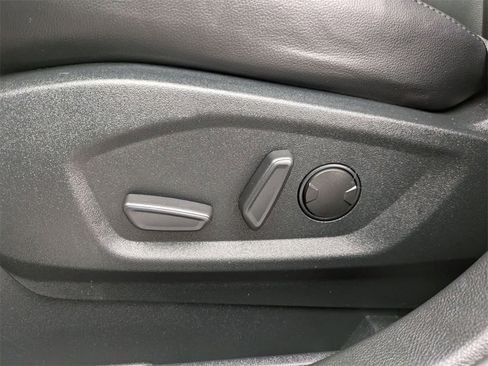 Used 2022 Ford Edge Titanium image 14