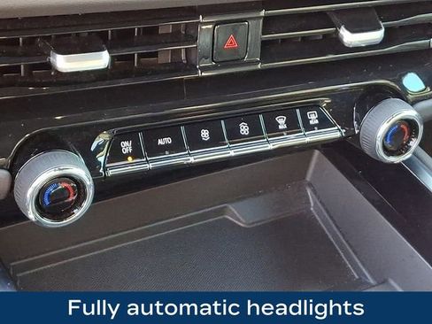 Used 2025 Chevrolet Tahoe LS image 16