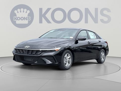 New 2026 Hyundai Elantra SE FWD image 1