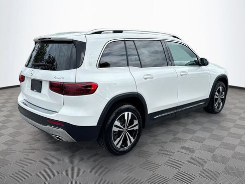 Used 2025 Mercedes-Benz GLB 250 4MATIC image 6