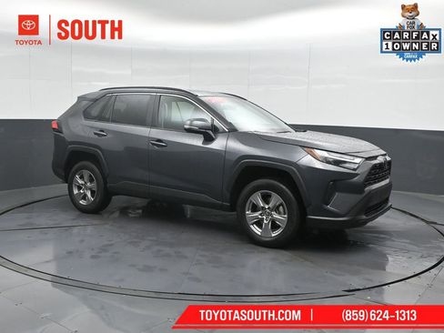 Used 2025 Toyota RAV4 XLE AWD/4WD image 4