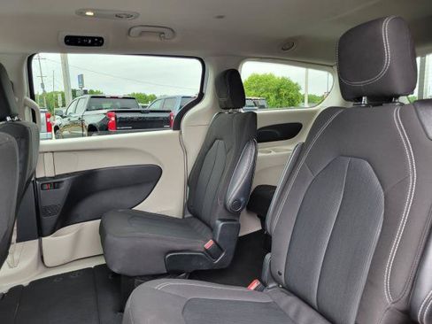 Used 2023 Chrysler Voyager LX FWD image 25