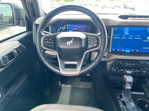 Used 2024 Ford Bronco Wildtrak AWD/4WD image 15