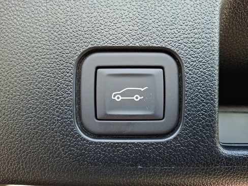 Used 2025 Chevrolet Equinox EV RS image 29