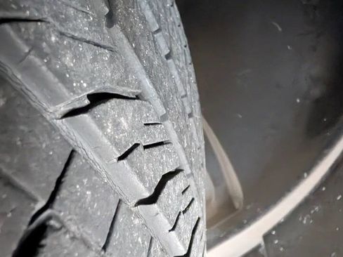 Used 2013 Ford Edge SEL image 24