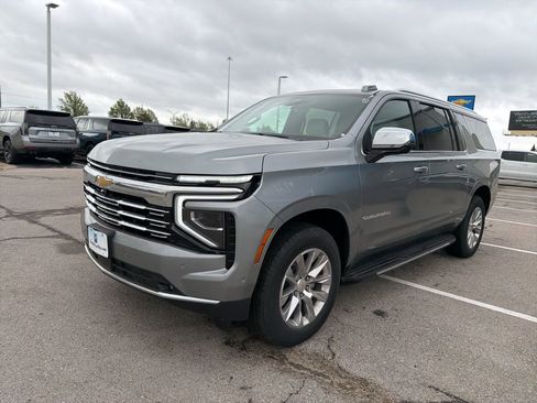 New 2025 Chevrolet Suburban Premier AWD/4WD image 7