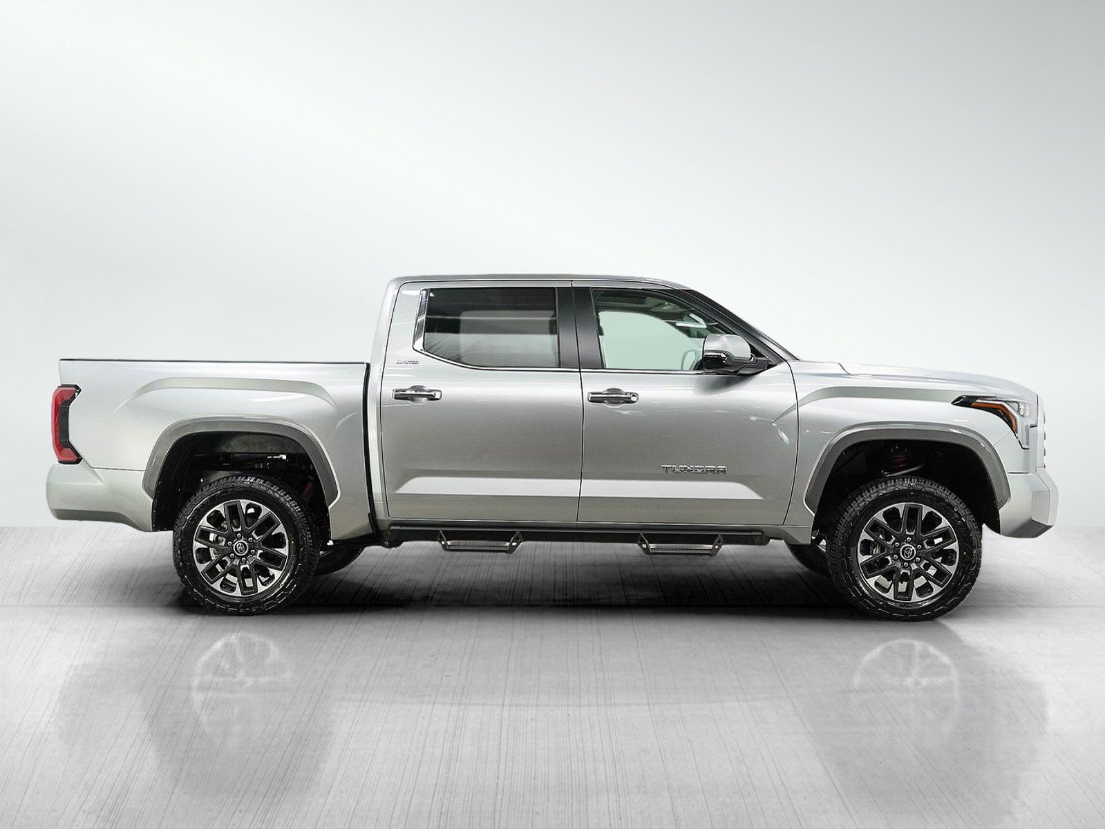 Used 2024 Toyota Tundra Limited AWD/4WD image 8