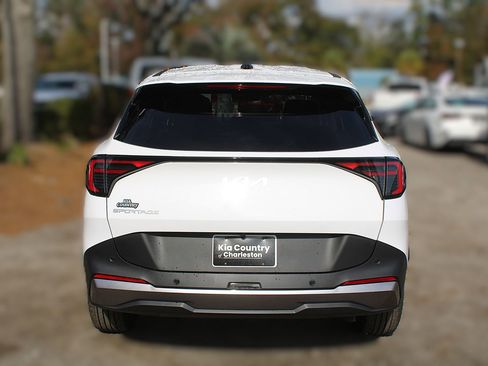 New 2026 Kia Sportage LX image 8