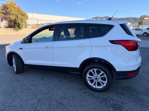 Used 2019 Ford Escape SE FWD image 15