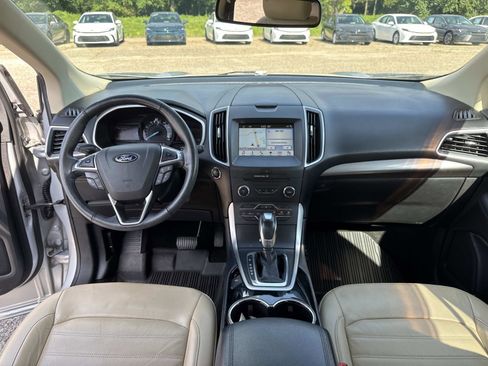 Used 2018 Ford Edge SEL w/ Equipment Group 201A FWD image 16