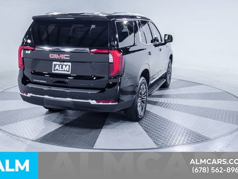 Used 2025 GMC Yukon Elevation AWD/4WD image 9