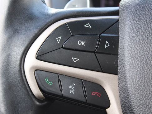 Used 2016 Jeep Grand Cherokee Laredo image 28