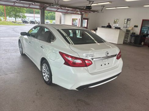 Used 2016 Nissan Altima 2.5 S w/ Power Driver Seat Package FWD image 8
