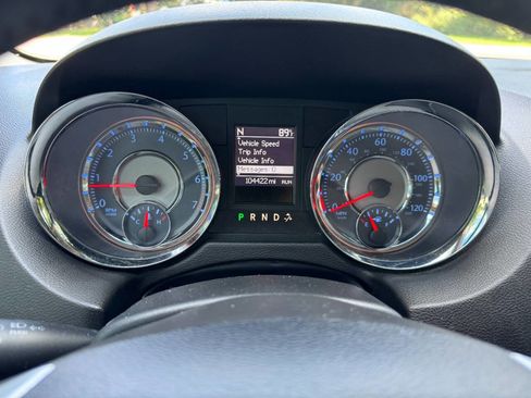 Used 2013 Chrysler Town & Country Touring image 26