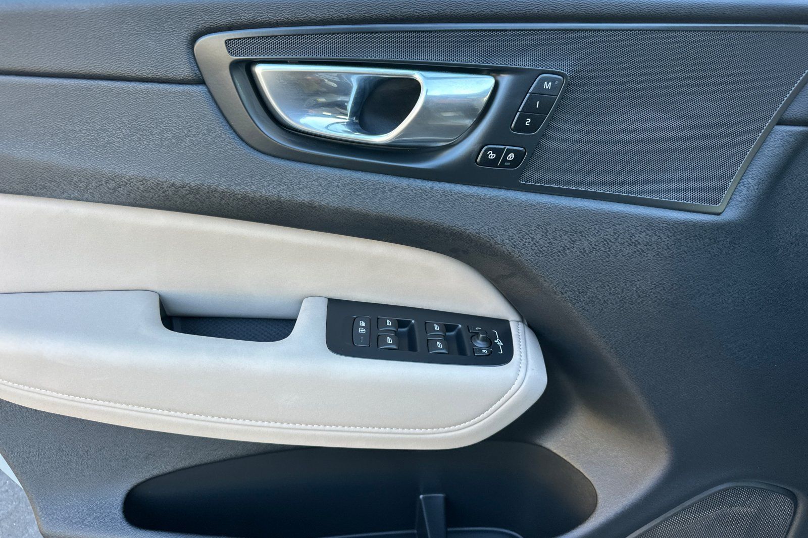 Certified 2026 Volvo XC60 B5 Plus AWD/4WD image 12