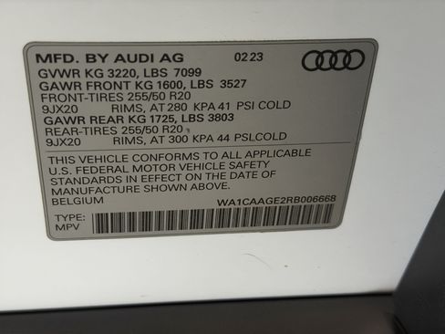 Used 2024 Audi Q8 e-tron Premium AWD/4WD image 26