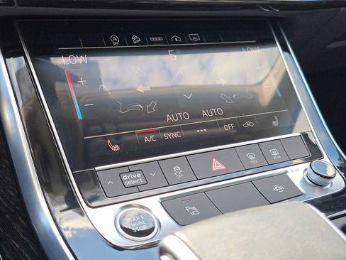 Used 2022 Audi Q7 3.0T Premium AWD/4WD image 32