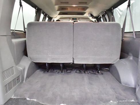 Used 2024 Chevrolet Express 3500 LT w/ LT Preferred Equipment Group RWD image 8