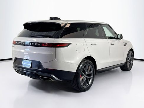 Used 2024 Land Rover Range Rover Sport SE image 9