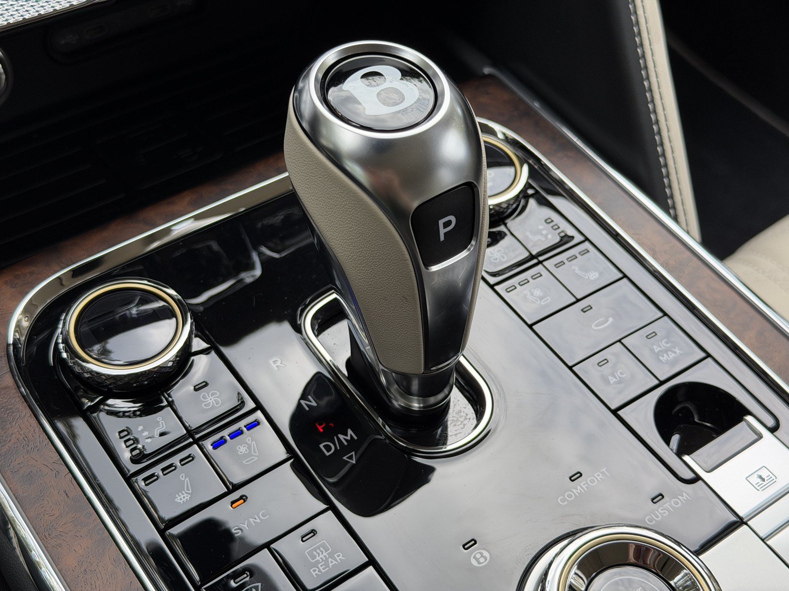 Used 2026 Bentley Flying Spur V8 AWD/4WD image 29