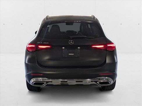 New 2025 Mercedes-Benz GLC 300 image 8