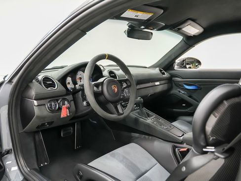 Certified 2025 Porsche 718 Cayman GT4 RS RWD image 4