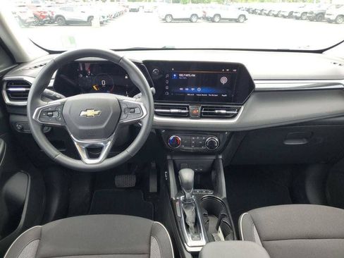 Certified 2024 Chevrolet TrailBlazer LT w/ LT Cold Weather Package AWD/4WD image 22