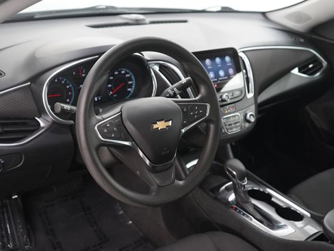 Used 2021 Chevrolet Malibu LT FWD image 19