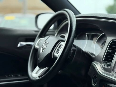 Used 2013 Dodge Charger SE RWD image 21