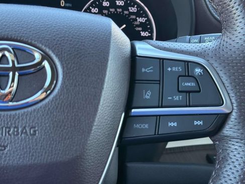 Certified 2021 Toyota Sienna Platinum FWD image 14