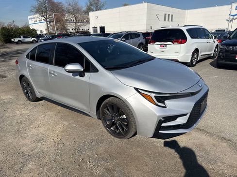 Used 2024 Toyota Corolla SE image 9