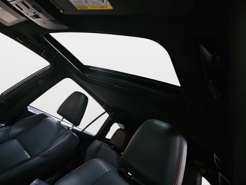 Certified 2018 Toyota RAV4 SE image 18