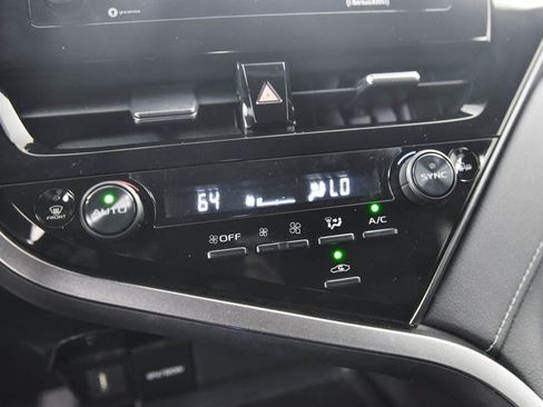 Used 2023 Toyota Camry SE image 21