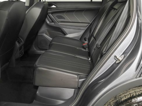 Certified 2024 Volkswagen Tiguan SE AWD/4WD image 35