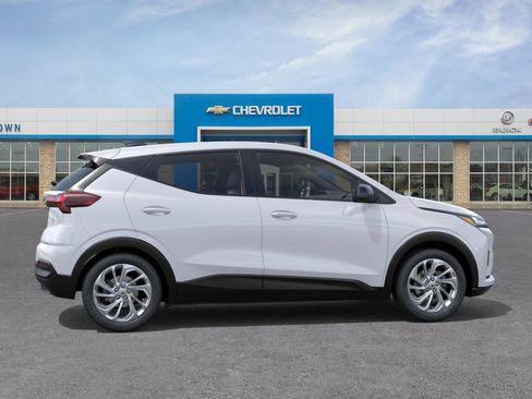 New 2027 Chevrolet Bolt LT FWD image 5